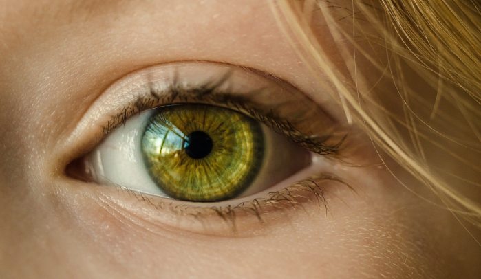Close-up-of-blonde-woman’s-green-eye