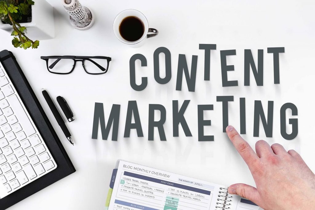 The-words-Content-and-Marketing-on-a-desktop