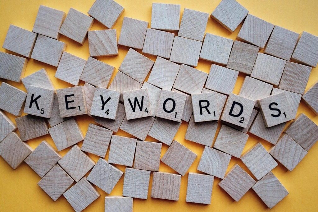 The-word-'keywords'-spelt-in-Scrabble-tiles