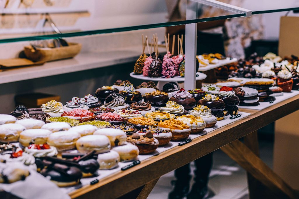 Table-filled-with-desserts